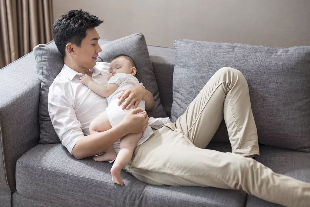 【台灣】單身男士/夫夫伴侶如何在美國生孩子？男生代孕流程復雜嗎？