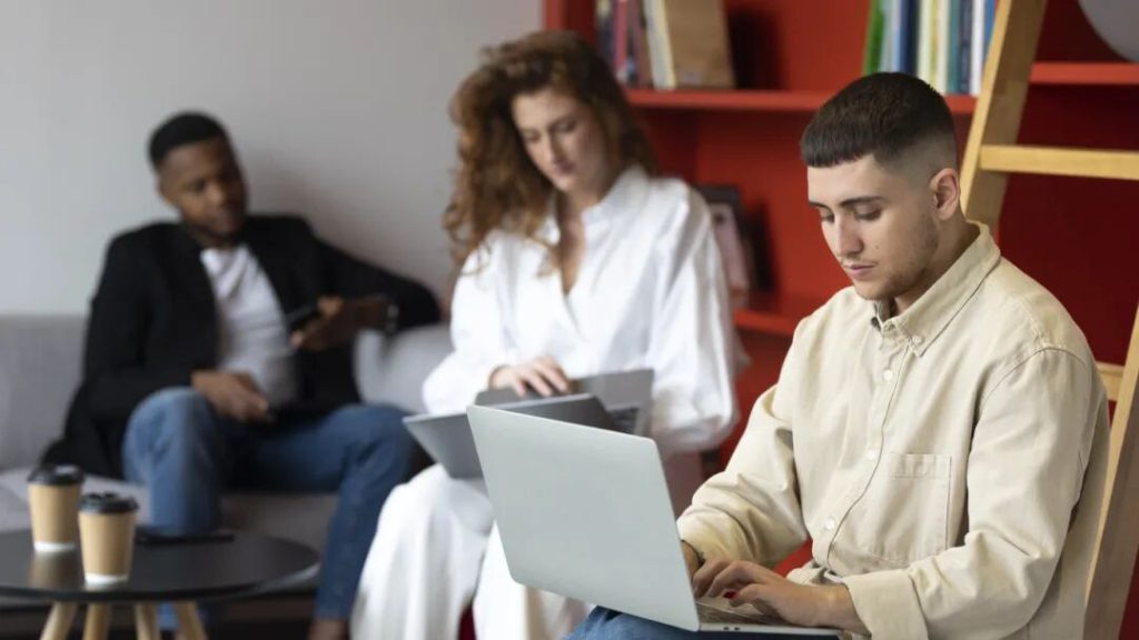 36歲單身奶爸赴美圓夢！從14顆卵養出10顆健康胚胎，成功迎接「小王子」回台💙